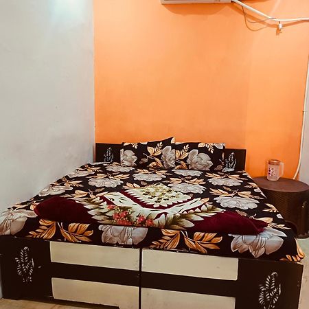 Jay Shree Radhey Home Stay Mathura Buitenkant foto