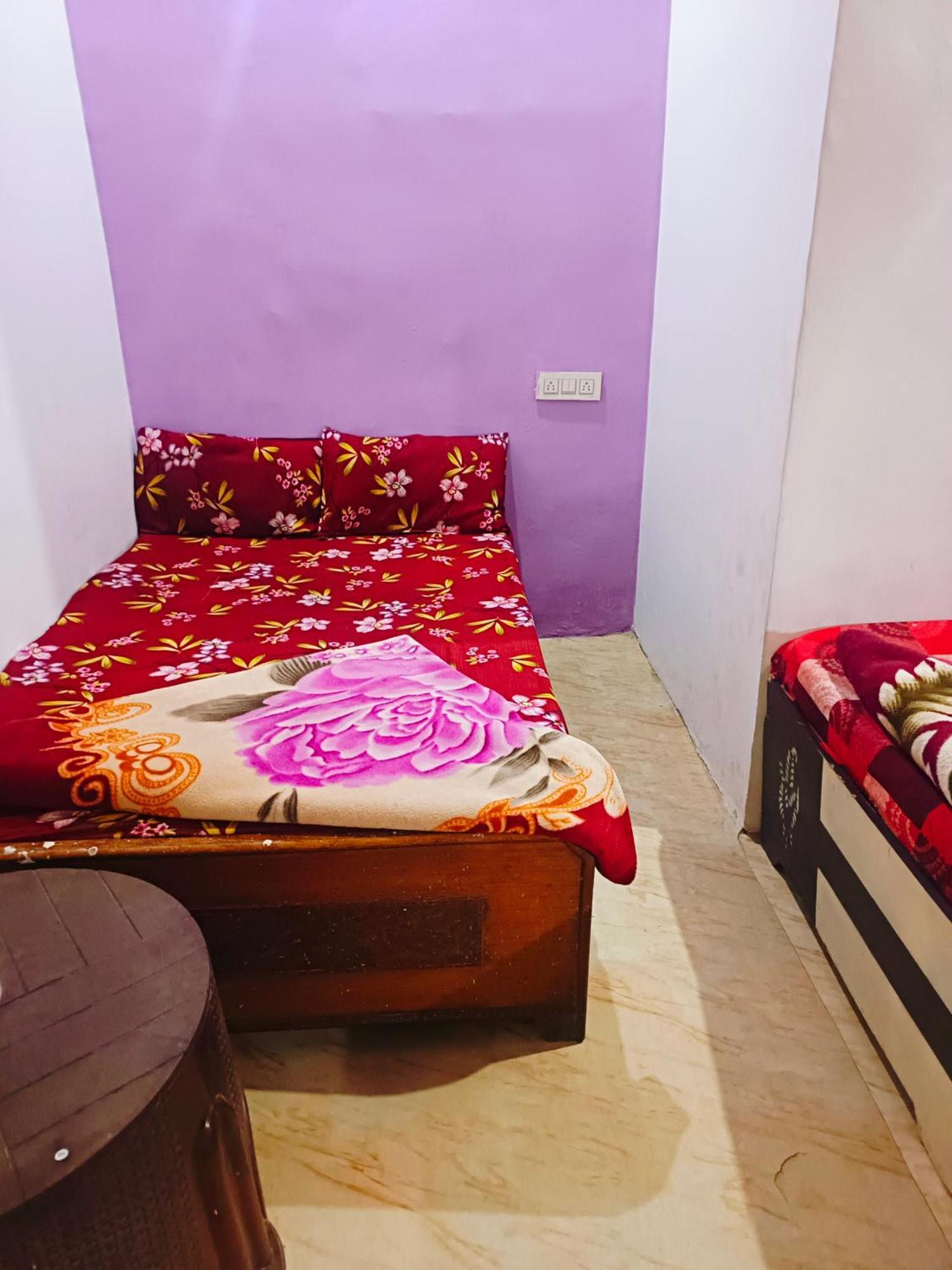 Jay Shree Radhey Home Stay Mathura Buitenkant foto
